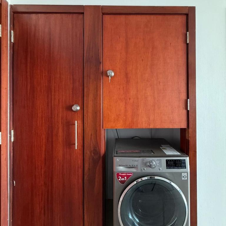 Suite con hermosa vista al río y piscina y jacuzzi RF2-304 - One-Bedroom Apartment with River View - 12