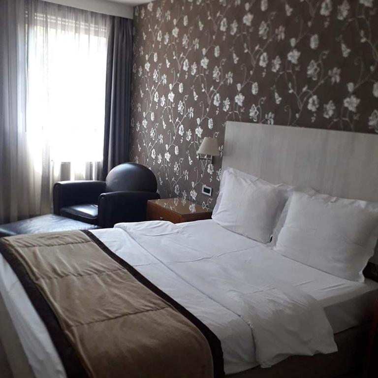 Hotel 1000 Ruza - Deluxe Double Room - 2