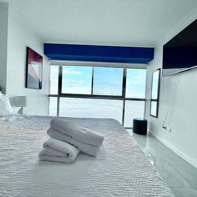 Suite con vista panorámica al río y jacuzzi RF2-306 - One-Bedroom Apartment with River View - 2