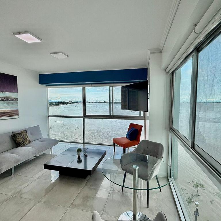 Suite con vista panorámica al río y jacuzzi RF2-306 - One-Bedroom Apartment with River View - 3