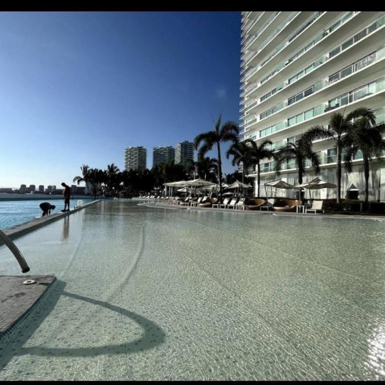 Peninsula Condominiums, Hotel Zone, PV - Apartamento con vistas al mar - 1