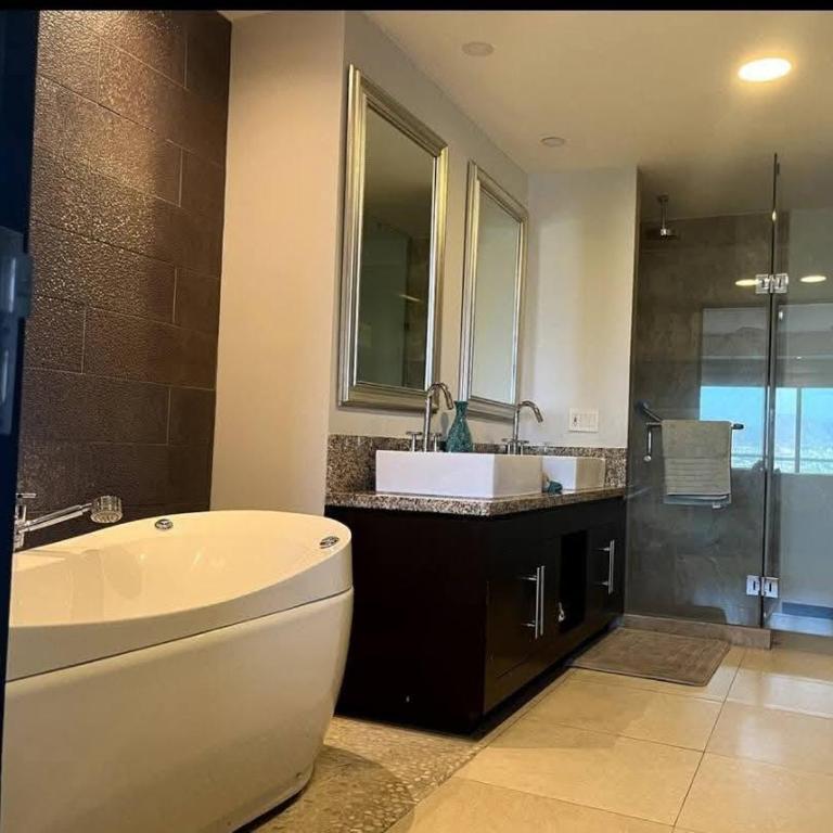 Peninsula Condominiums, Hotel Zone, PV - Apartamento con vistas al mar - 13