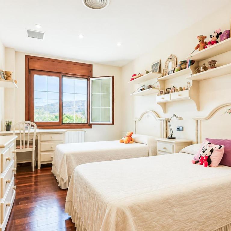 Nice Home In Murcia With Private Swimming Pool, Can Be Inside Or Outside - Casa de 5 dormitorios - 9