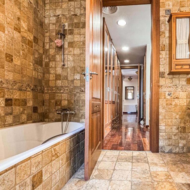 Nice Home In Murcia With Private Swimming Pool, Can Be Inside Or Outside - Casa de 5 dormitorios - 17