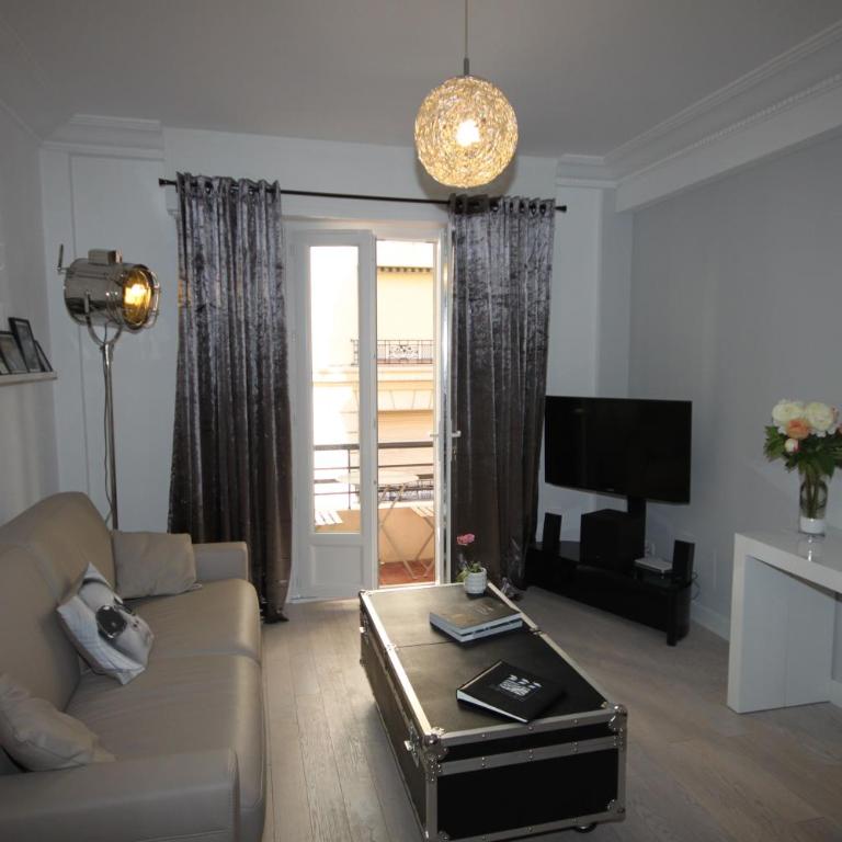 From Hollywood to Bollywood 2 Bedrooms 2 Bathrooms - 1 min from Croisette&Beach, 12 Min from the Palais - Appartement avec Balcon - 3