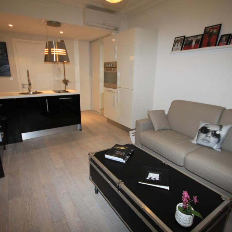 From Hollywood to Bollywood 2 Bedrooms 2 Bathrooms - 1 min from Croisette&Beach, 12 Min from the Palais - Appartement avec Balcon - 20