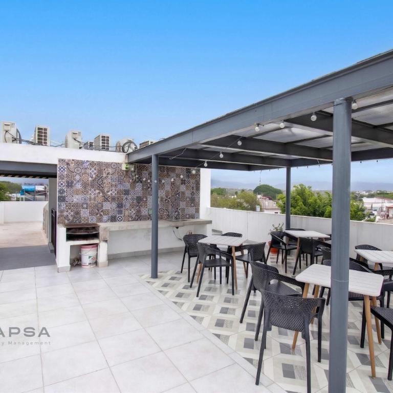 Modern Central Loft w Rooftop Deck BBQ & Views - Apartment - 10