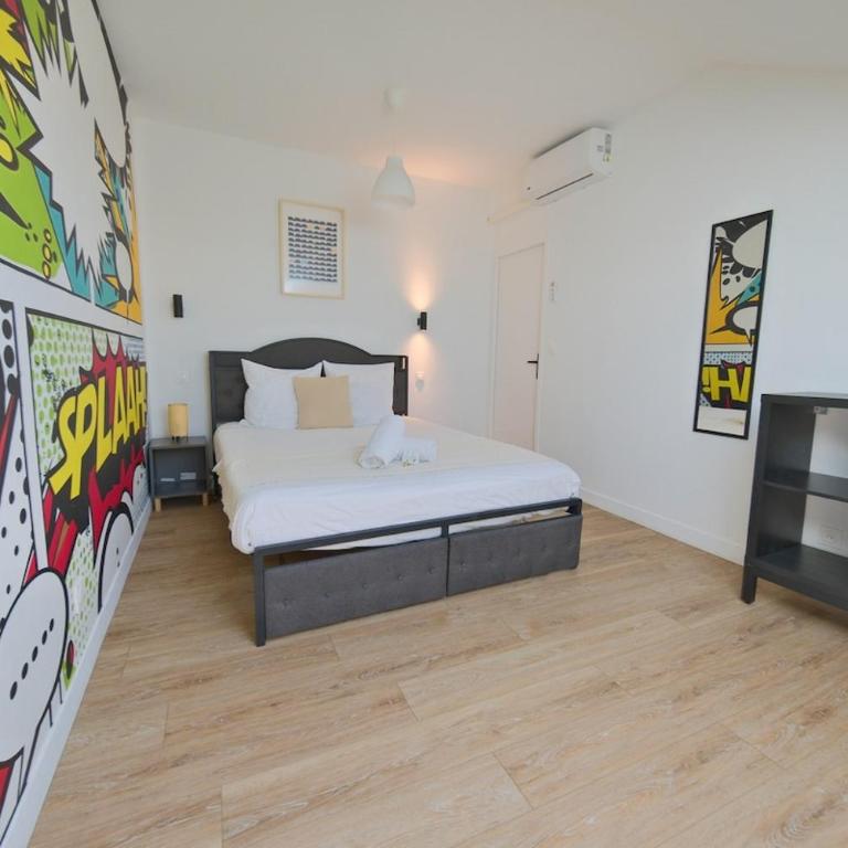 Montreal - 5 bedrooms - Air conditioning - Villa - 3