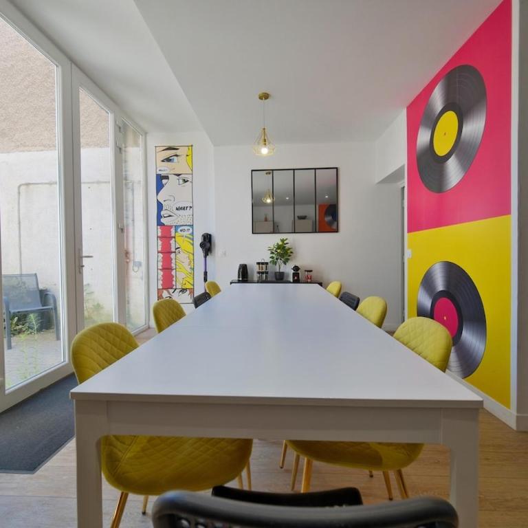 Montreal - 5 bedrooms - Air conditioning - Villa - 10