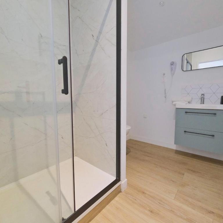 Montreal - 5 bedrooms - Air conditioning - Villa - 33