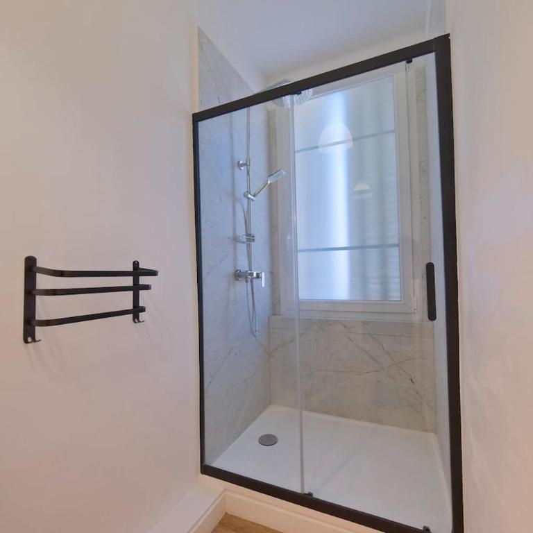Montreal - 5 bedrooms - Air conditioning - Villa - 51