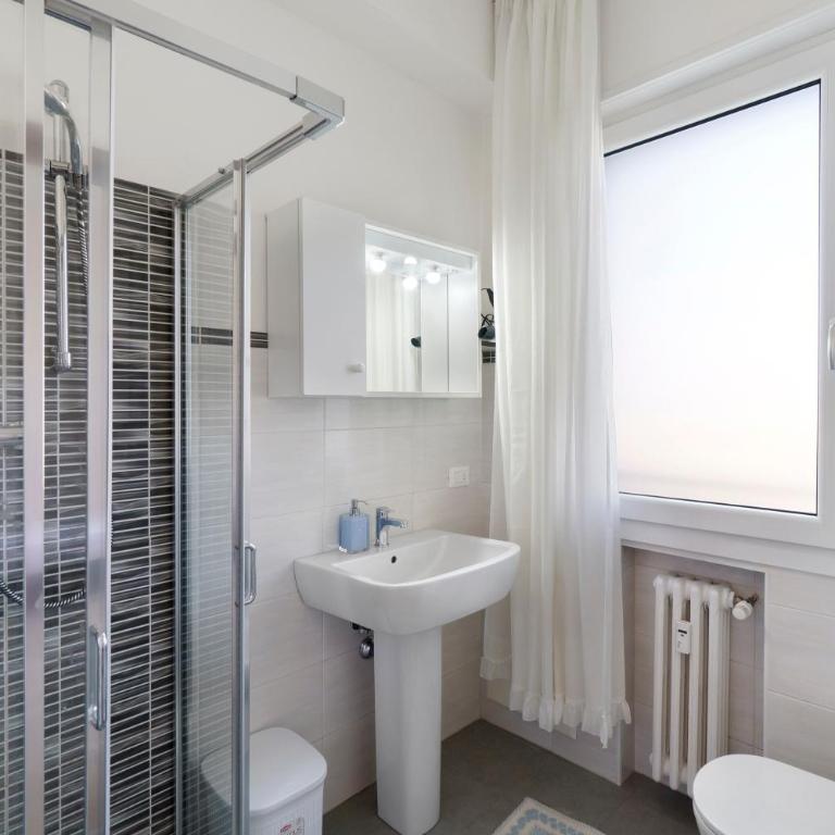 Aaron Guest House - Superior Apartment mit Balkon - 16