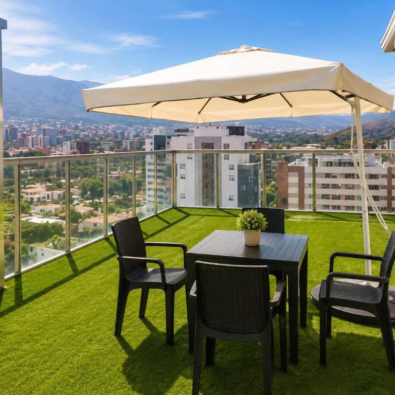 3BR Sky Oasis Penthouse with City Views Parking Country Club Zone - Apartment - 44