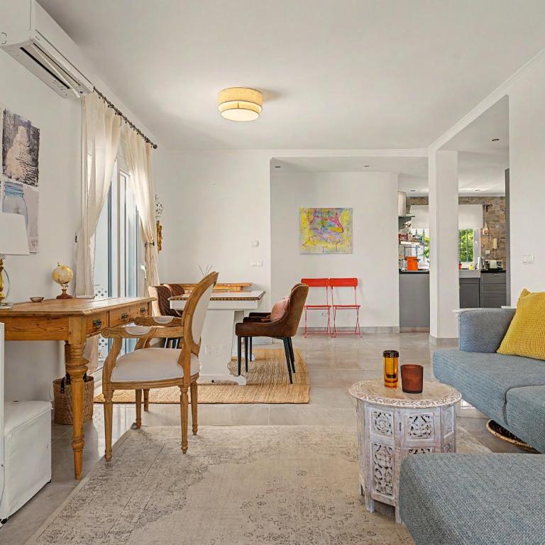 Casa Luz - Two-Bedroom Deluxe Apartment with Ocean View - 24