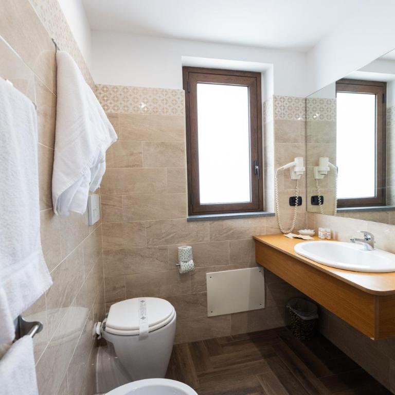 Tenuta Ciuri Country Resort - Camera Tripla con Bagno Privato - 3