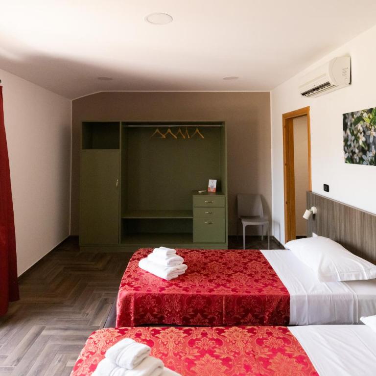 Tenuta Ciuri Country Resort - Camera Tripla con Bagno Privato - 6