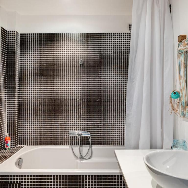 Quiet space in the Center of Marseille - Appartement 2 Chambres - 4