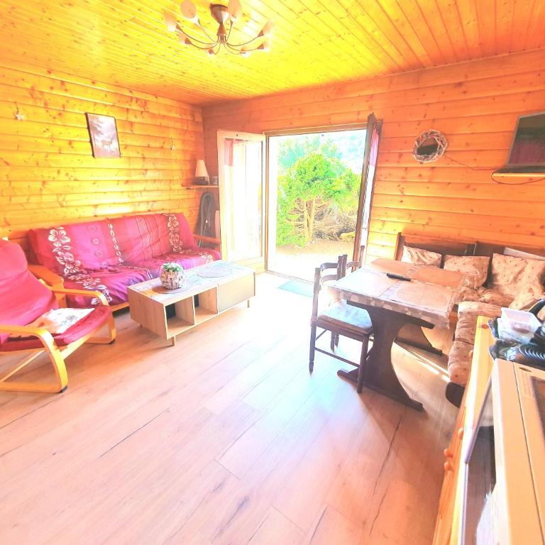 Charmant chalet - appartement avec chambre - terrasse - jardin- parking - proche toutes commodités et lac - calme - lisière de forêt - Apartamento de 1 dormitorio - 2