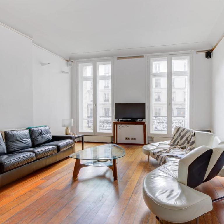 BnBNova - 3BR 2BA - Place de la Republique - Appartement - 17