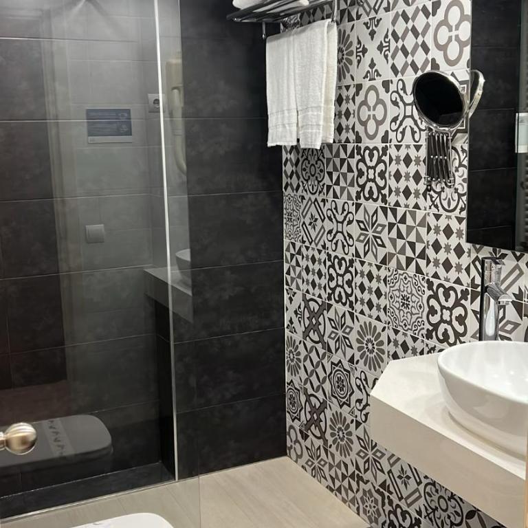 Alda A Boira - Habitación Doble Deluxe con balcón - 6