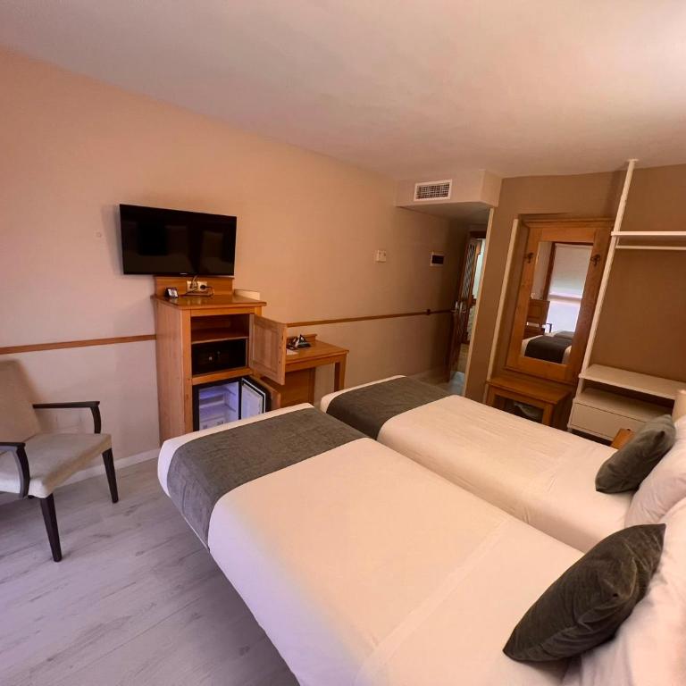 Alda A Boira - Habitación Doble Estándar - 1 o 2 camas - 7
