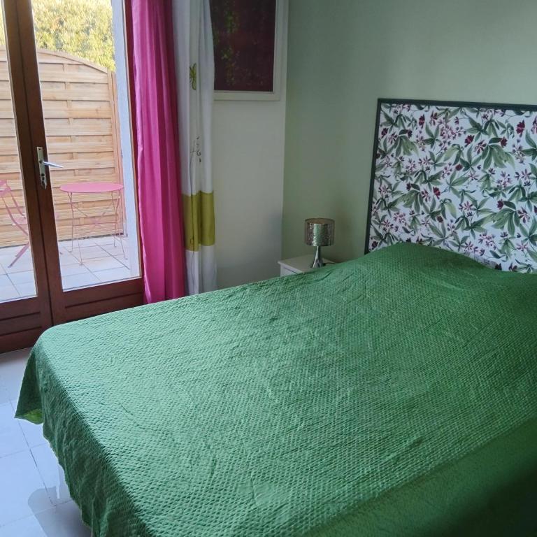 CHAMBRE PARENTALE 1 - Chambre Double avec Patio - 2