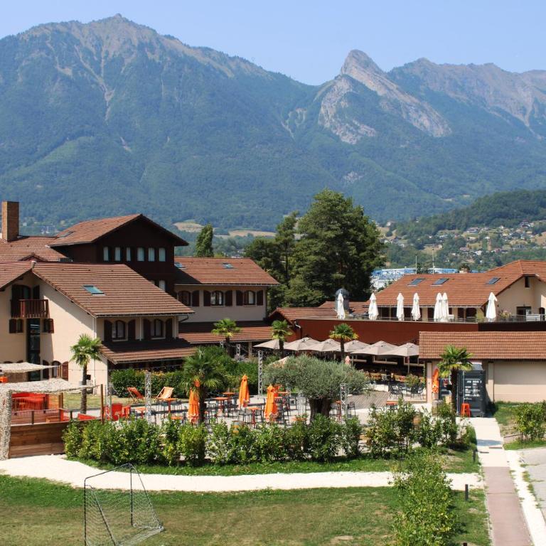 Hotel Base Camp Lodge - Albertville - Chambre Double ou Lits Jumeaux - Vue sur Jardin - 1