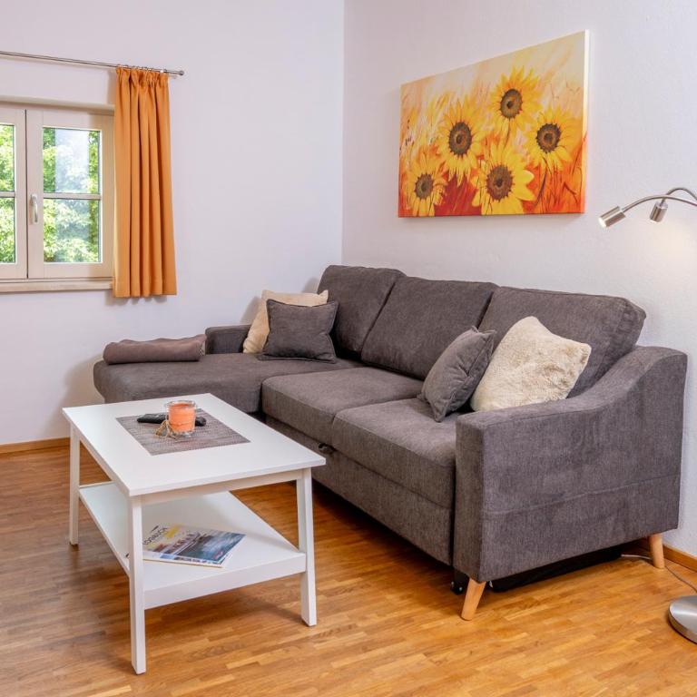 Ferienwohnungen Allgäublick am Radweg mit Fahrradgarage und Garten - Apartment mit 1 Schlafzimmer und Gartenblick - 21