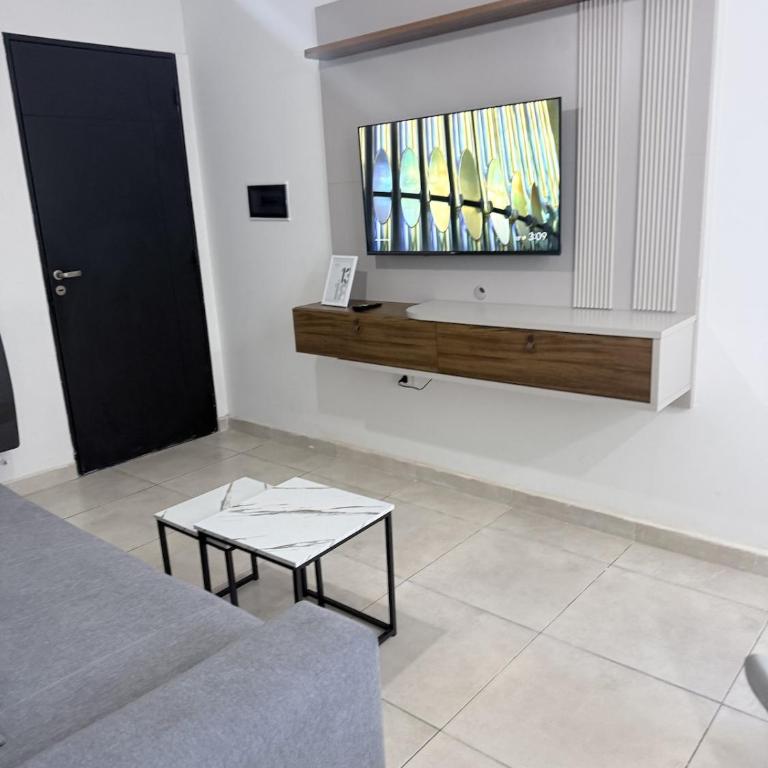 Depto en Gral Paz Pileta quincho y asador - One-Bedroom Apartment - 17
