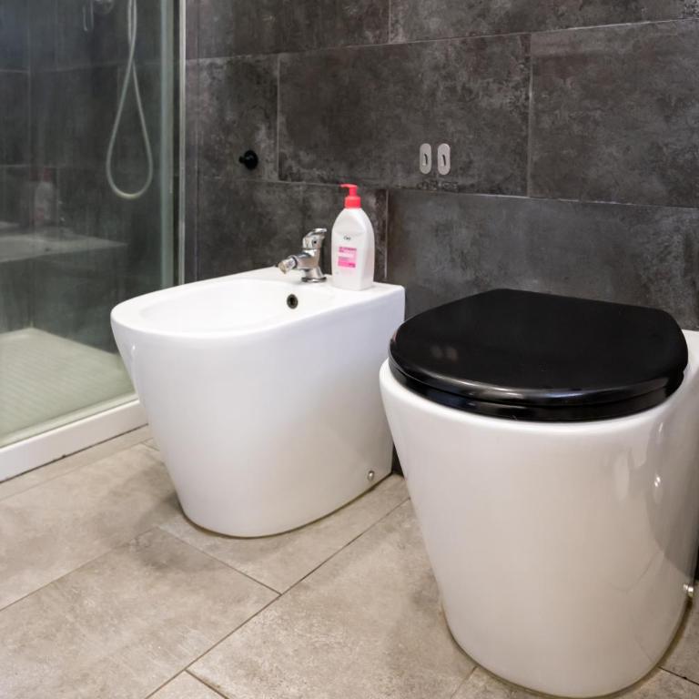 Spacious Aparment 10 mins walk from Duomo - Apartamento de 3 dormitorios con balcón - 28