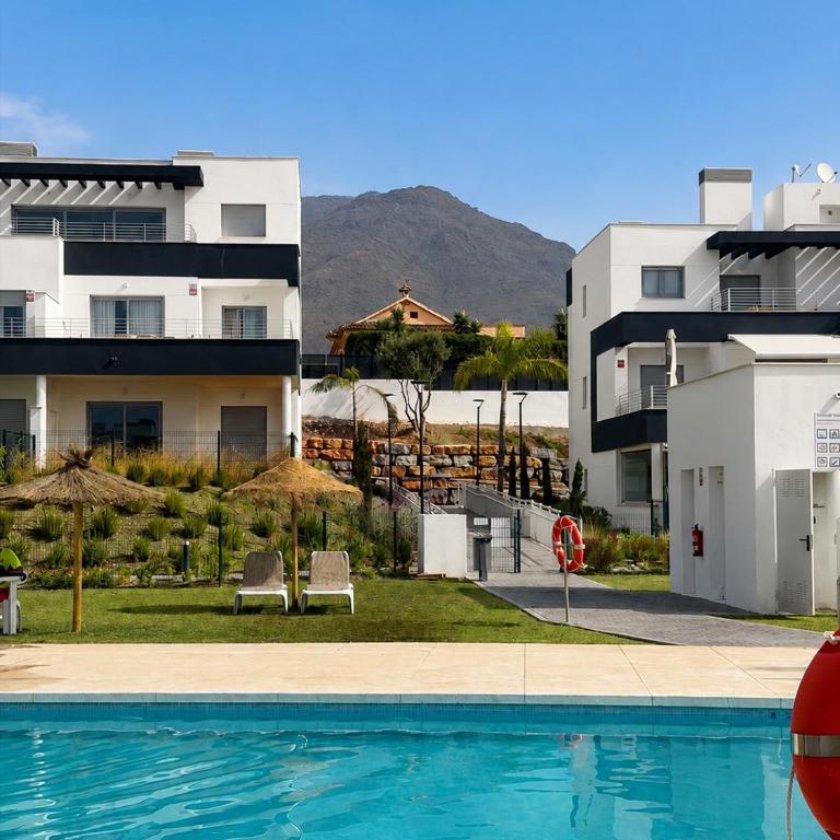 Habitat Valle Romano with Pool, Gym & Playground by Downtown Apartments Spain - Apartamento de 2 dormitorios con vistas a la montaña - 9