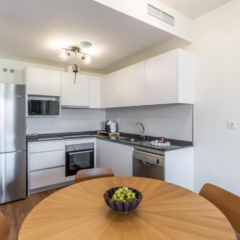 Habitat Valle Romano with Pool, Gym & Playground by Downtown Apartments Spain - Apartamento de 2 dormitorios con vistas a la montaña - 13