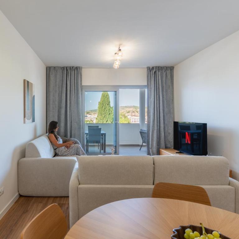 Habitat Valle Romano with Pool, Gym & Playground by Downtown Apartments Spain - Apartamento de 2 dormitorios con vistas a la montaña - 17