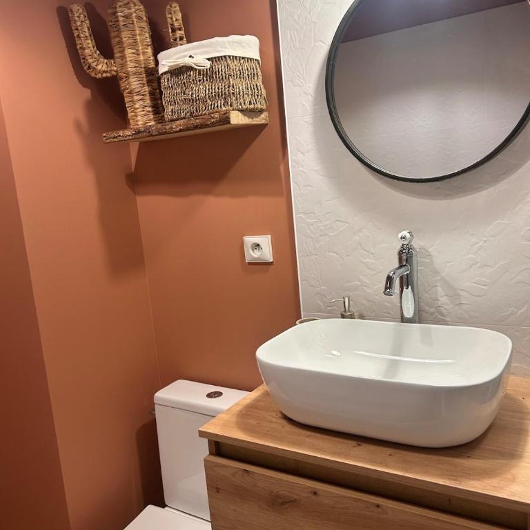L'Escale Rémoise - Cathédrale et parking privé 1m90 - Apartment mit 1 Schlafzimmer - 2