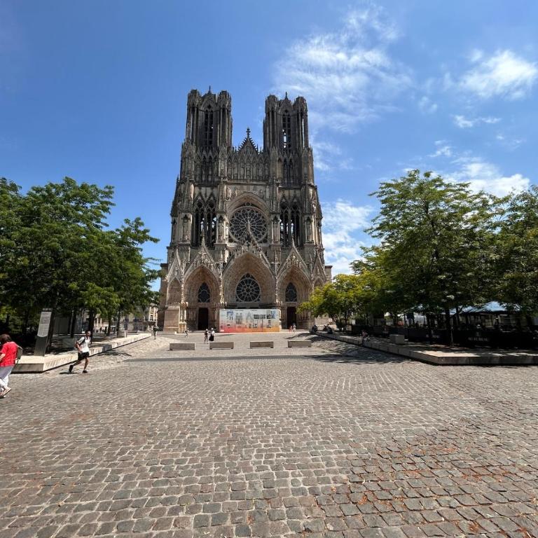 L'Escale Rémoise - Cathédrale et parking privé 1m90 - Apartment mit 1 Schlafzimmer - 18