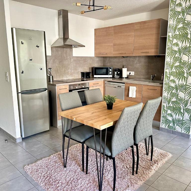 Charmant 2 pièces avec terrasse & tram à 5 min - Appartement 1 Chambre - 18