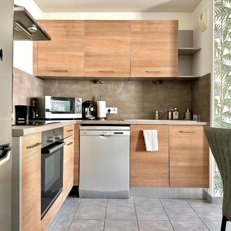 Charmant 2 pièces avec terrasse & tram à 5 min - Appartement 1 Chambre - 21