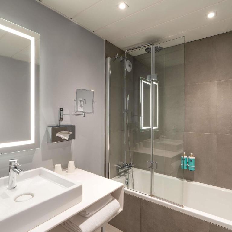 Novotel Deauville Plage - Suite Junior avec 1 Lit Double et 1 Canapé-Lit - 7