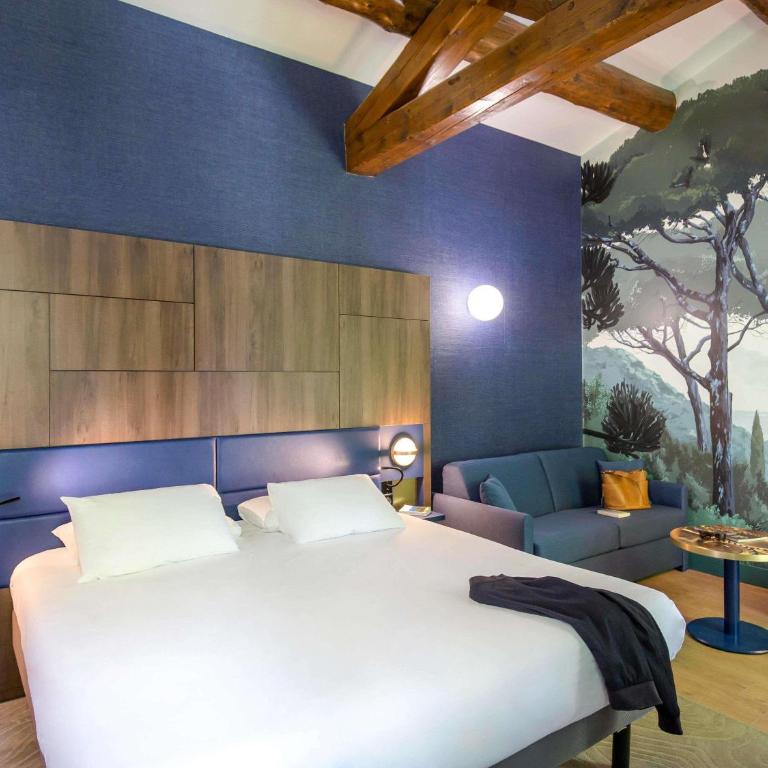 Mercure Marseille Centre Bompard La Corniche - Suite Junior avec 1 Lit Double et 1 Canapé-Lit pour 2 Personnes - Vue sur Jardin - 2