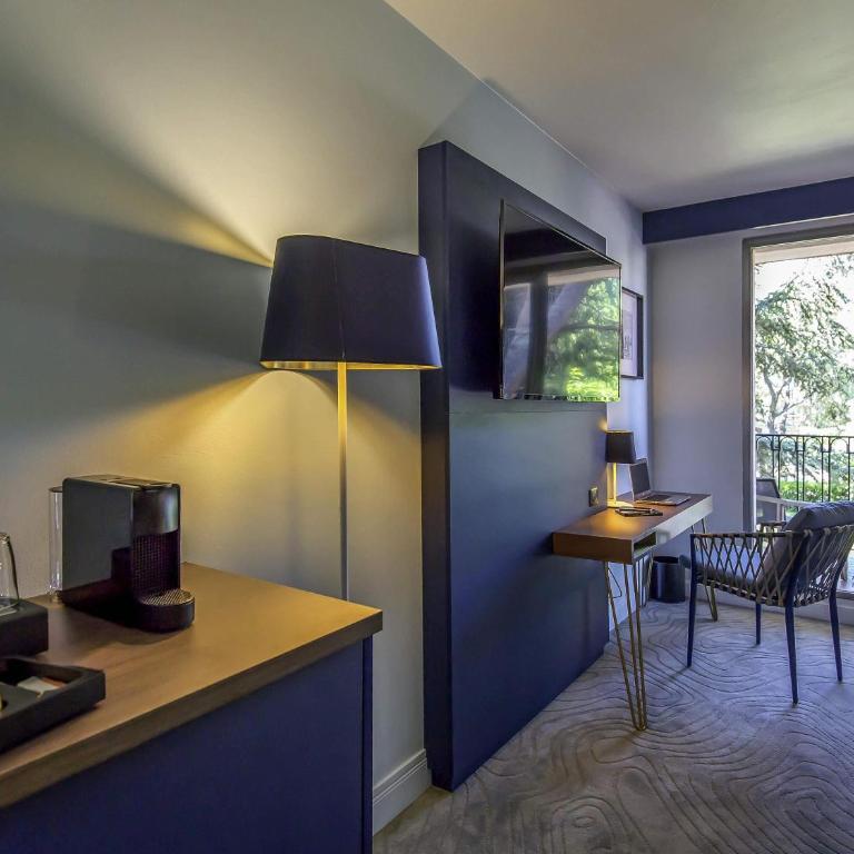 Mercure Marseille Centre Bompard La Corniche - Chambre Double Privilège avec Balcon - Vue sur Jardin - 7