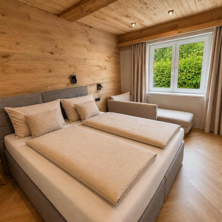 Book-A-Room Salzburg Garden or Balcony Stay - 2 bedroom - air conditioning & free parking - Apartment mit 2 Schlafzimmern und Terrasse - 1
