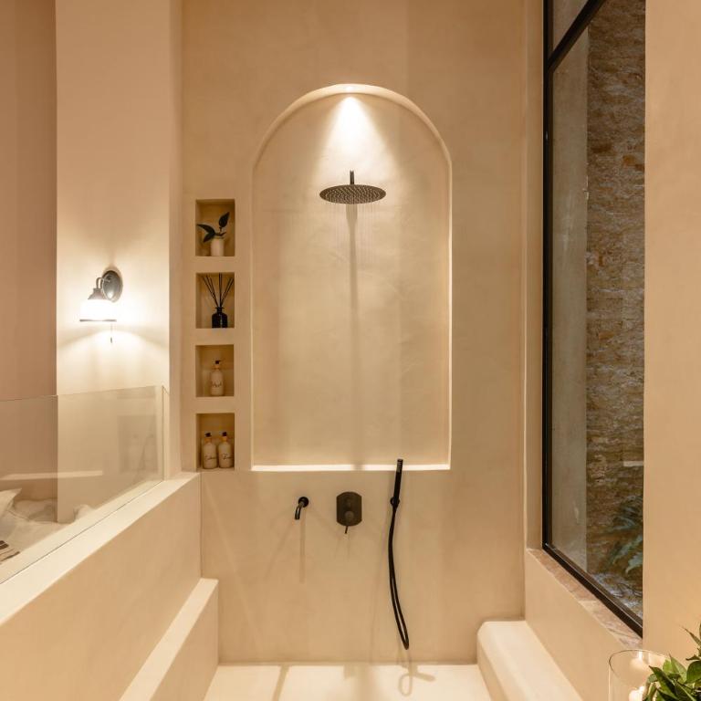 Suite Boutique con Bañera y Cine Privado - Centro Histórico de Málaga - Suite - 5