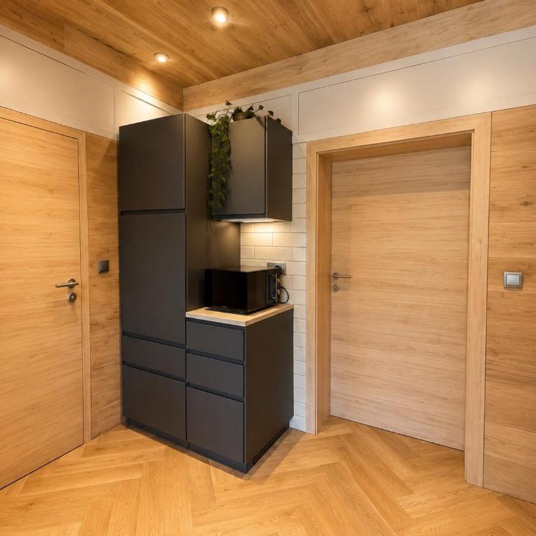 Book-A-Room Salzburg Garden or Balcony Stay - 2 bedroom - air conditioning & free parking - Apartment mit 2 Schlafzimmern und Terrasse - 7