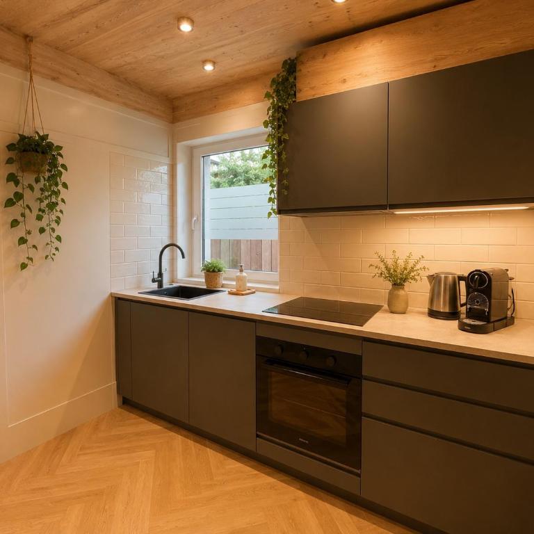Book-A-Room Salzburg Garden or Balcony Stay - 2 bedroom - air conditioning & free parking - Apartment mit 2 Schlafzimmern und Terrasse - 9