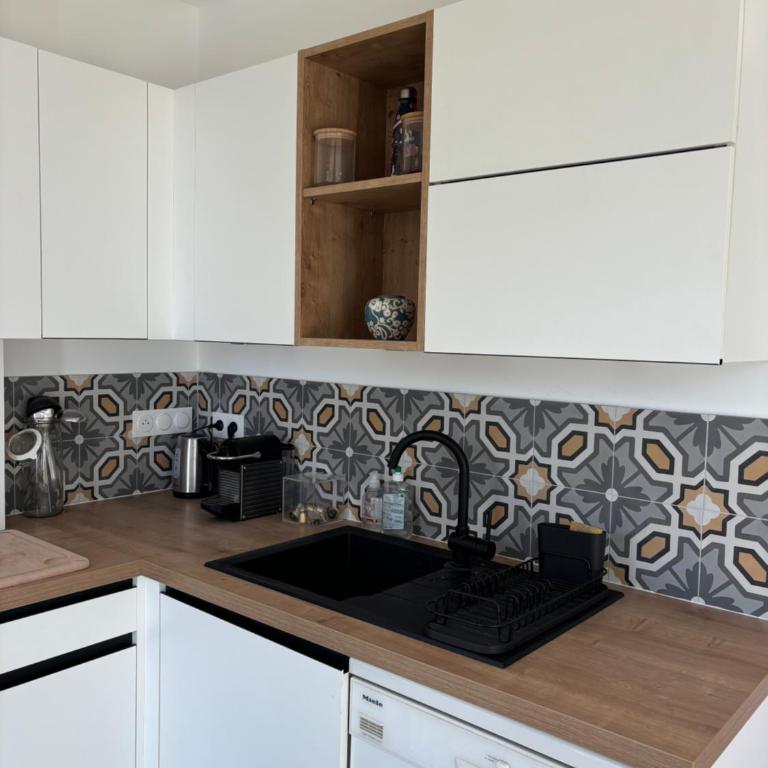 Domani Vencius - Cocon de bien-être à Vence avec vue mer, piscine et terrasse ensoleillée - Appartement 2 Chambres - Vue sur Mer - 6