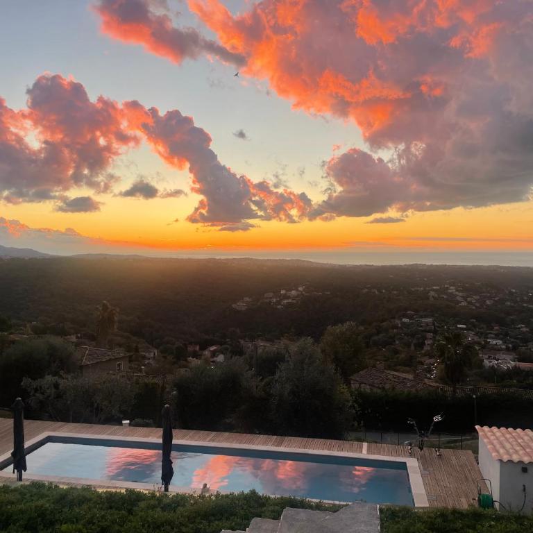 Domani Vencius - Cocon de bien-être à Vence avec vue mer, piscine et terrasse ensoleillée - Appartement 2 Chambres - Vue sur Mer - 4