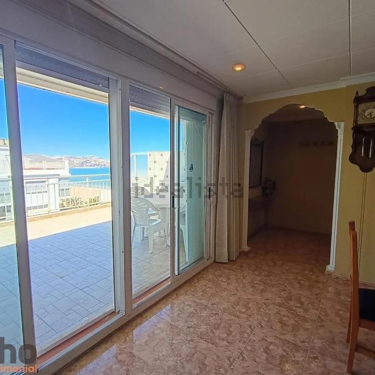 Atico de 4 habitaciones en primera linea de playa - Apartment - 8