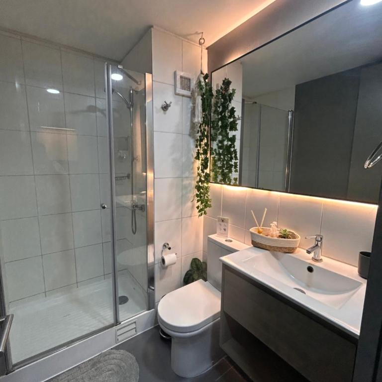 DEPARTAMENTO MODERNO Y COMODO CERCA A MOVISTAR ARENA Y FANTASILANDIA - One-Bedroom Apartment - 64