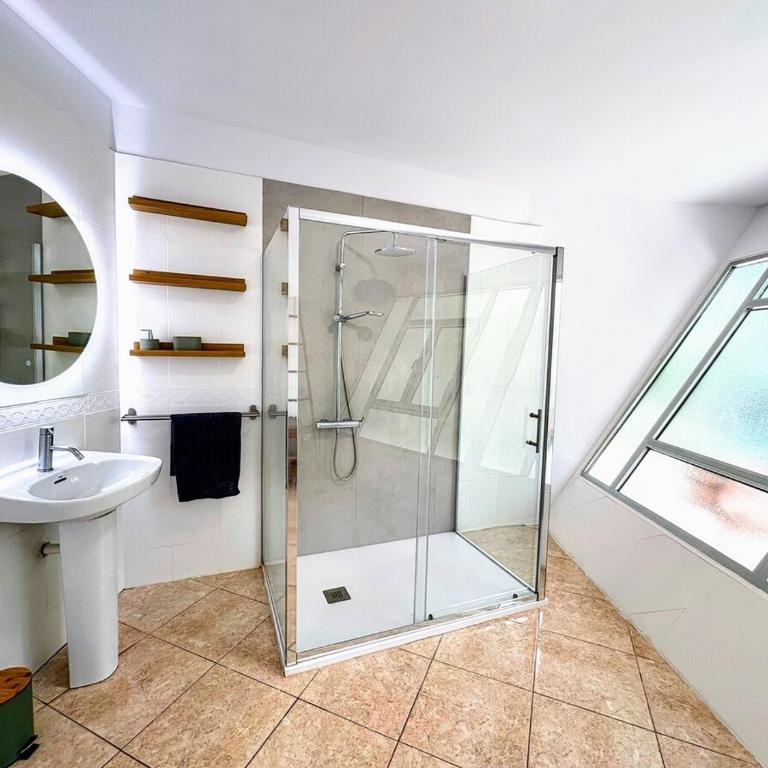 Boutique Benicassim retreat, panoramic sea views - Vacation Home - 9