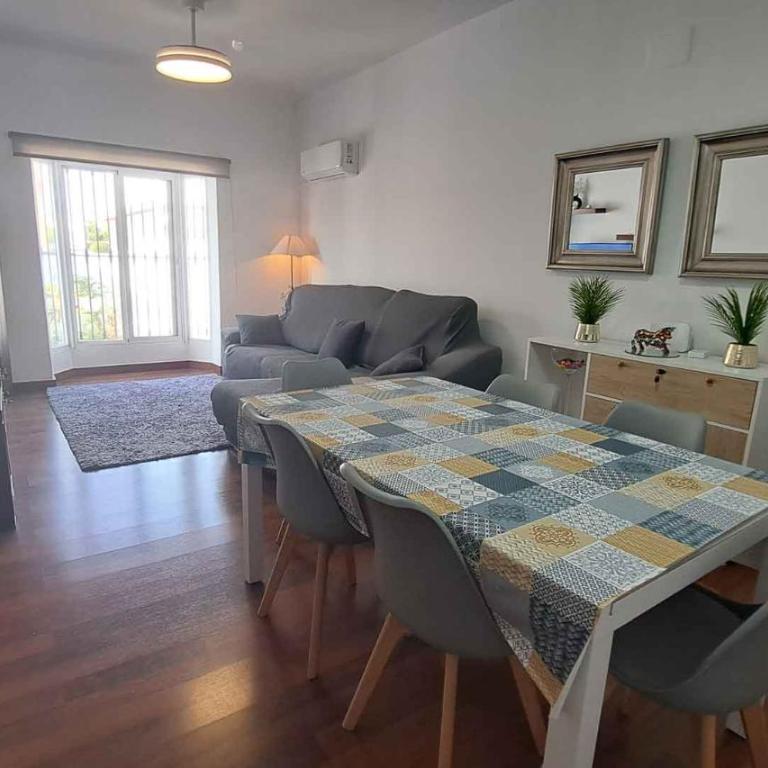 Chalet cerca de La Barrosa con piscina privada y barbacoa - Three-Bedroom House - 5